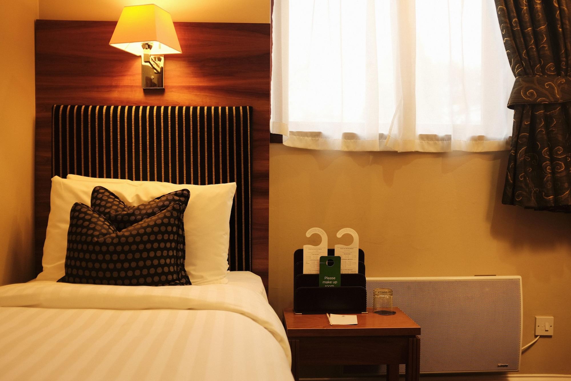 Best Western Garfield House Hotel Chryston Bagian luar foto