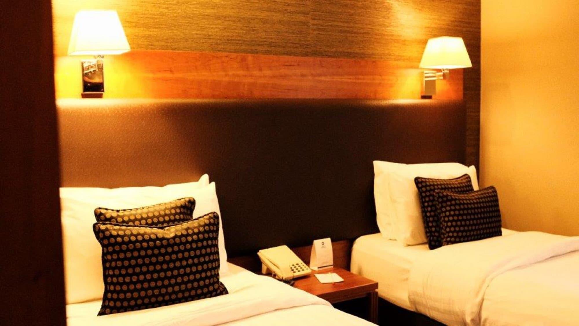 Best Western Garfield House Hotel Chryston Bagian luar foto
