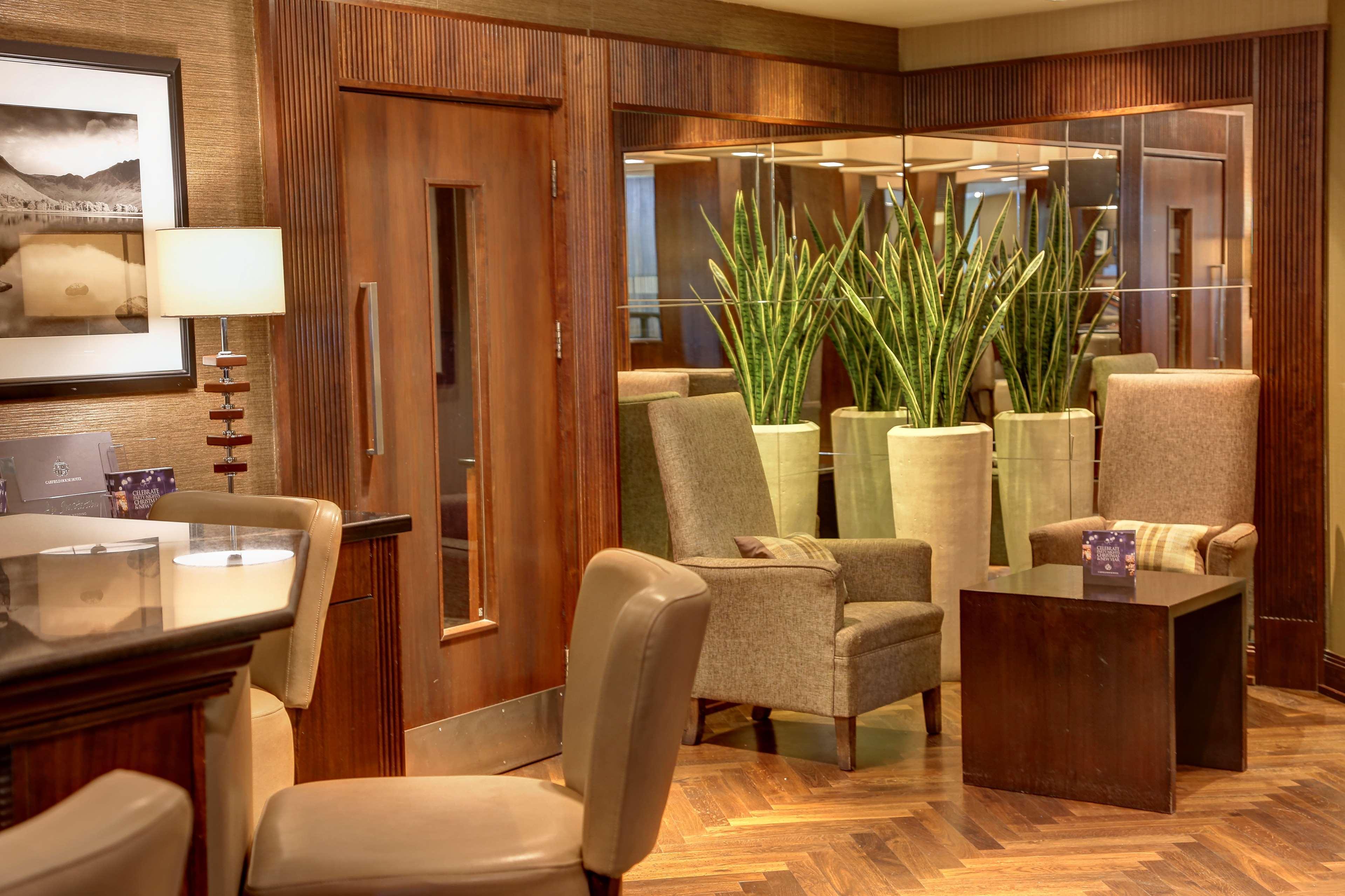 Best Western Garfield House Hotel Chryston Bagian luar foto
