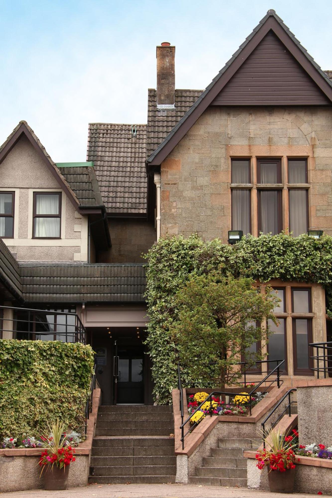 Best Western Garfield House Hotel Chryston Bagian luar foto