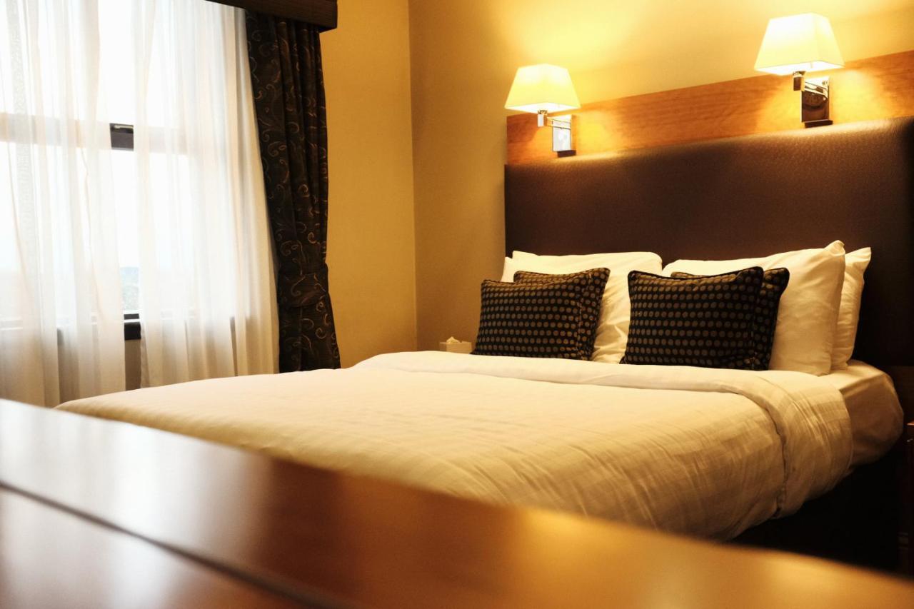Best Western Garfield House Hotel Chryston Bagian luar foto